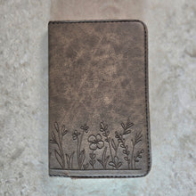 Load image into Gallery viewer, Leather Journals
