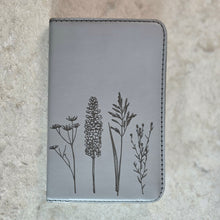 Load image into Gallery viewer, Leather Journals
